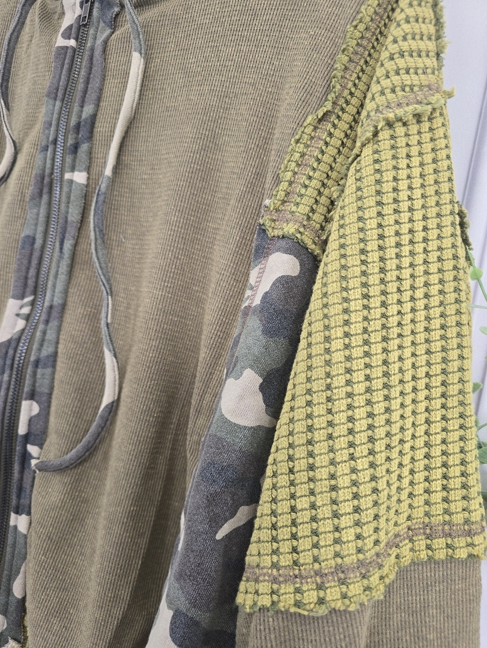 POL Mixed Media Patchwork Camo Waffle Knit Zip-Up Hoodie - Picture 5 of 16